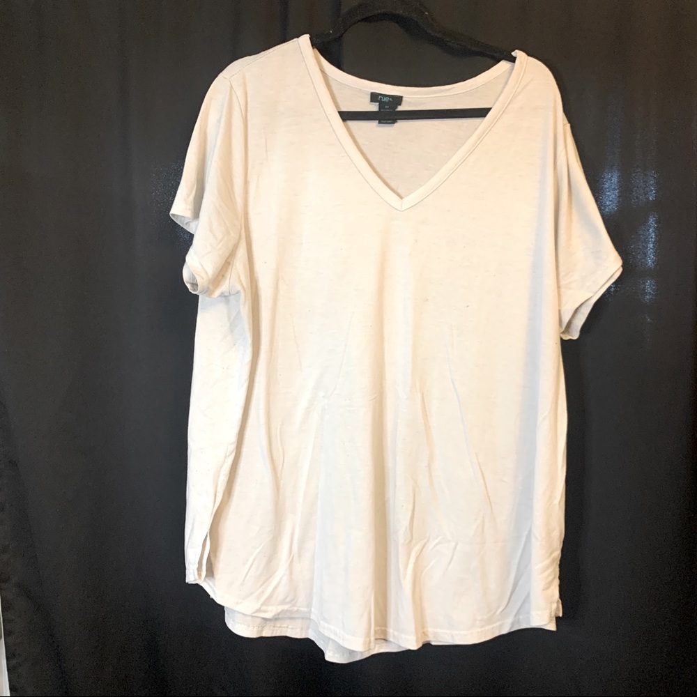 White tshirt 2X rue21+